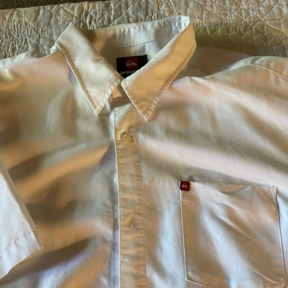 Men's XL Quiksilver Short Sleeve Button Down